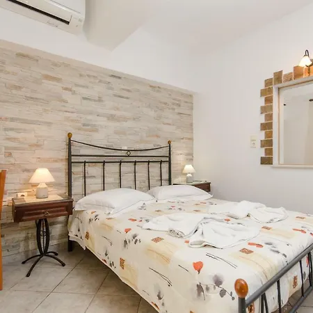 Antonia Studios 3* Naxos City