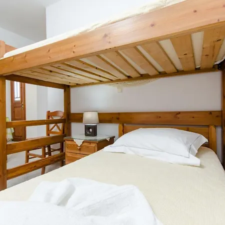 Apart Otel Antonia 4*
