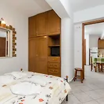 Antonia 4*