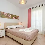 Antonia 4*