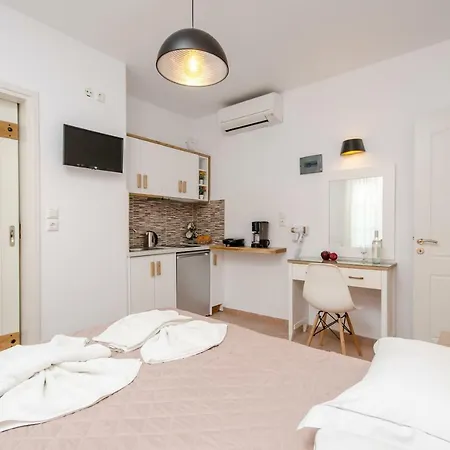 Aparthotel Antonia Studios 3*