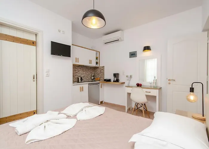 Апарт-отель Antonia Studios 4*